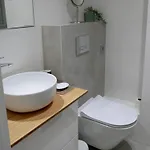 Center Apartment *